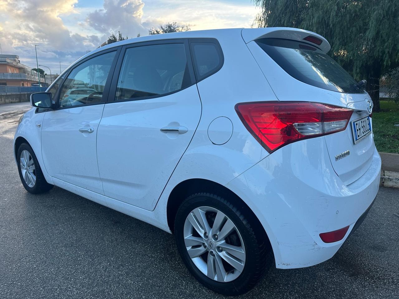 Hyundai iX20 1.4 DIESEL - SOLO 130 MILA KM