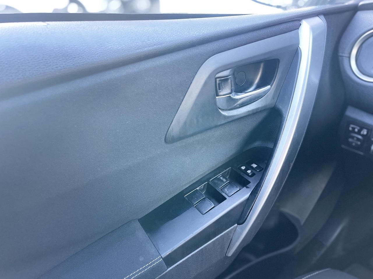 Toyota Auris 1.8 Hybrid 99CV E5 Neo - 2014