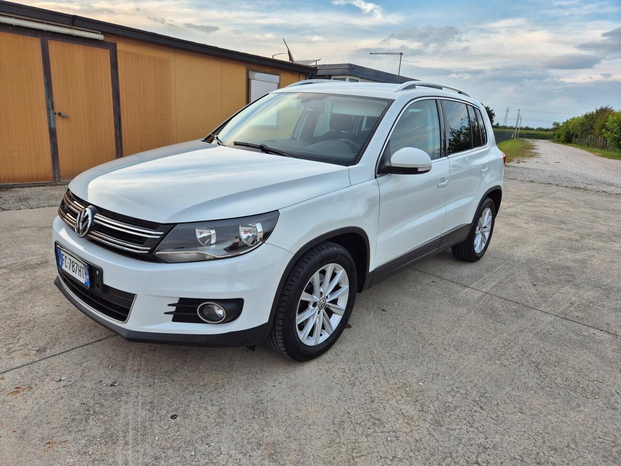 Volkswagen Tiguan 2.0 TDI 110 CV Sport & Style Blu