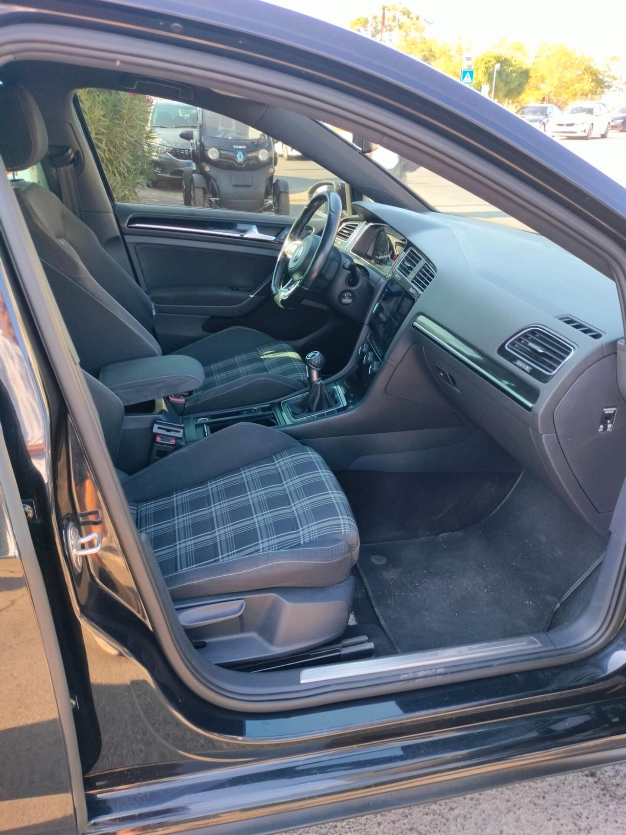 Volkswagen Golf GTD 2.0 TDI 5p. BlueMotion Technology