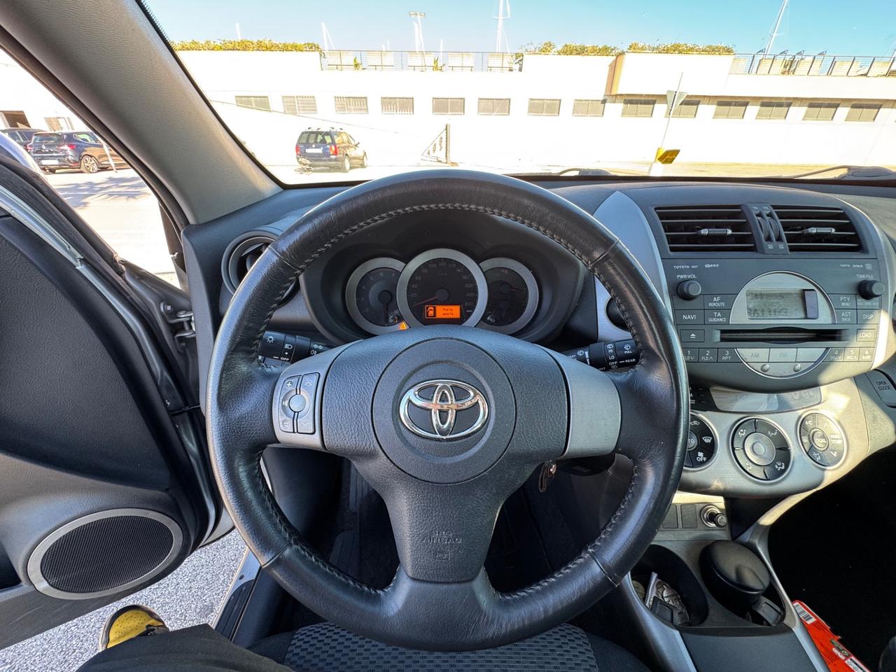 TOYOTA RAV4 2.2 D-4D 136 CV LUXURY 2006 1 PROP 12 MESI DI GARANZIA