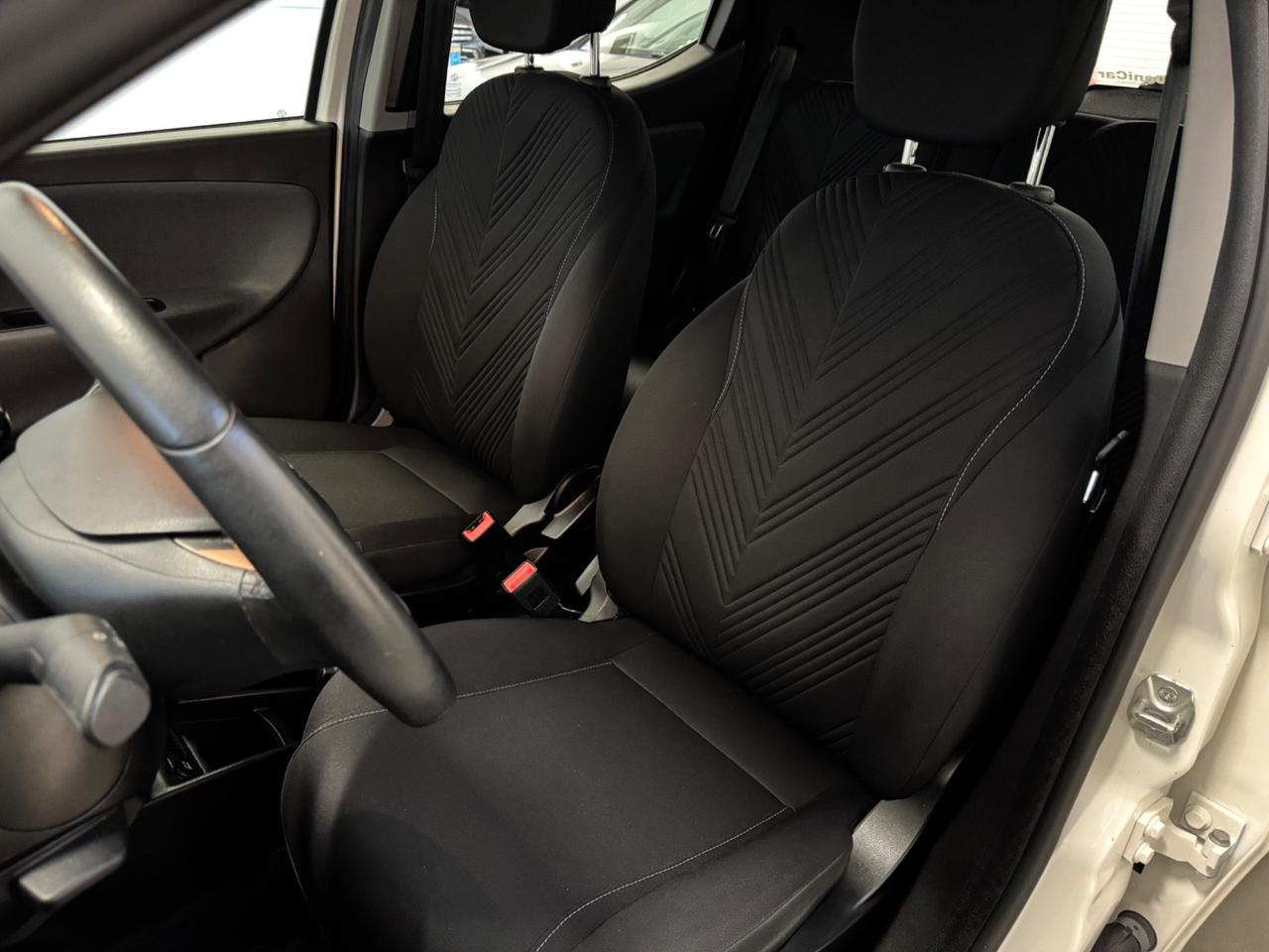 Lancia Ypsilon 1.0 FireFly 5 porte S&S Hybrid Ecochic Gold