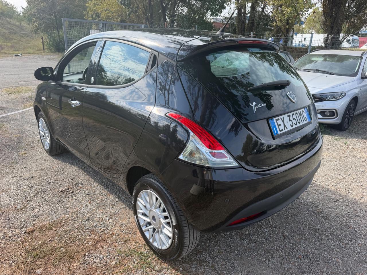 Lancia Ypsilon 0.9 TwinAir 85 CV 5 porte Metano Ecochic Gold