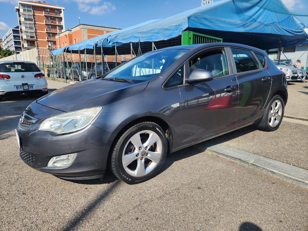 Opel Astra 1.7 CDTI 110CV 5 porte Cosmo