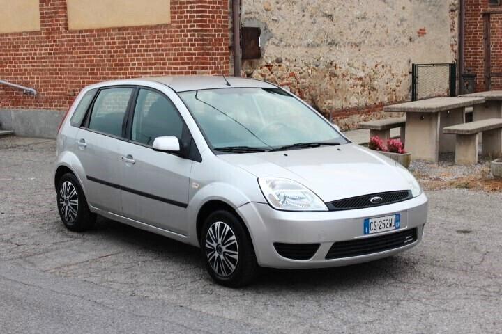 FORD FIESTA 1.2ie TECNO-GREY 5P ESTETICA COME DA FOTO CLIMATIZZATA ABS EBD RADIO CD ESENTE BOLLO