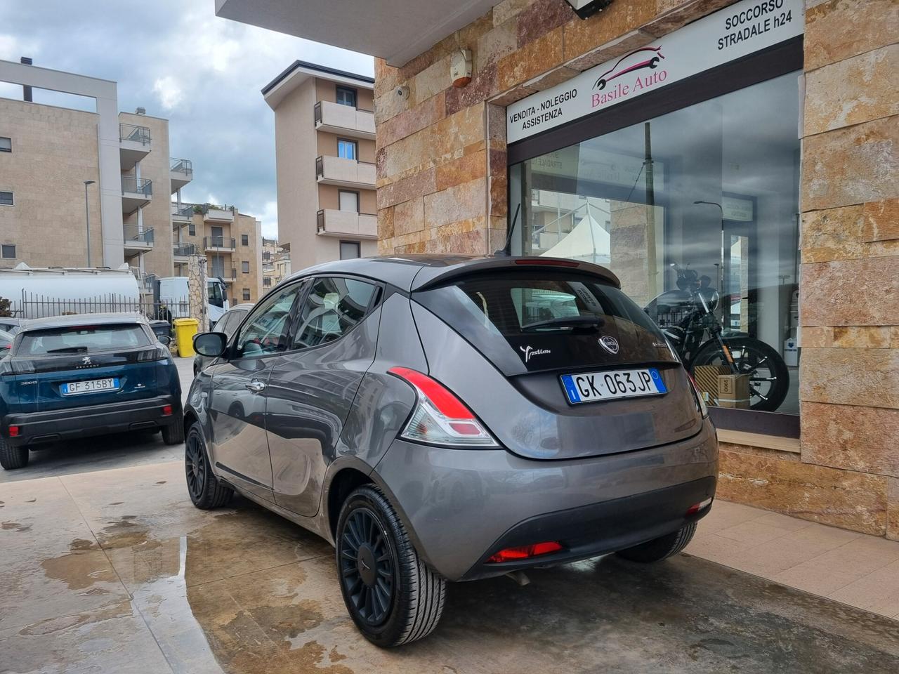 Lancia Ypsilon 1.0 FireFly 5 porte S&S Hybrid Ecochic A. Ferretti