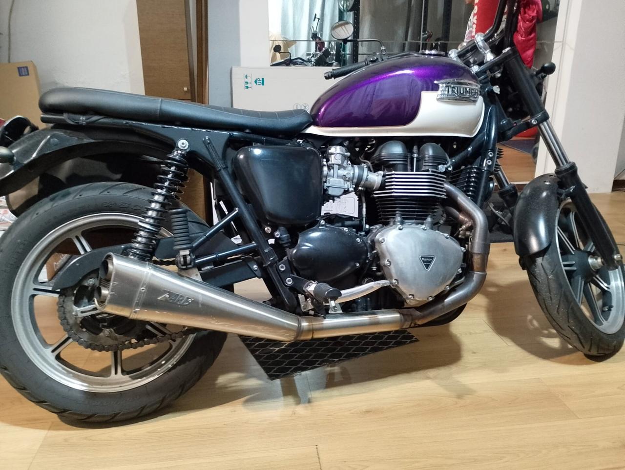 Triumph Bonneville SE