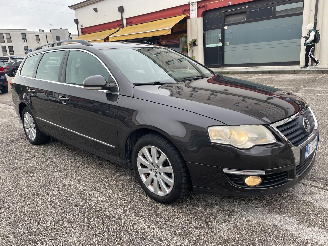 Volkswagen Passat 2.0 TDI . Highline €.2499