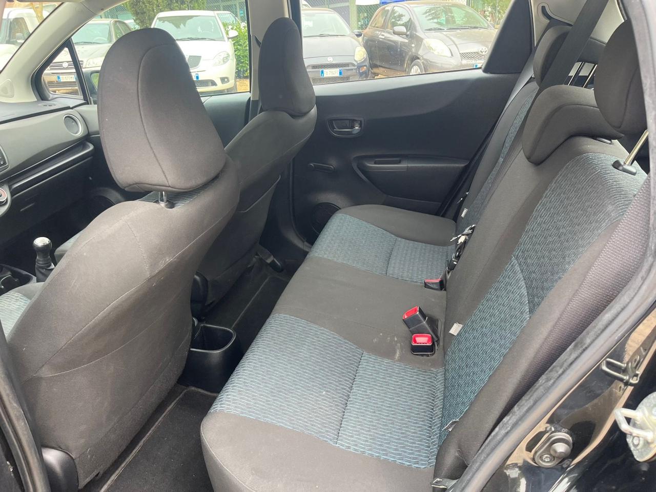 Toyota Yaris 1.0 Benzina - Neopatentati