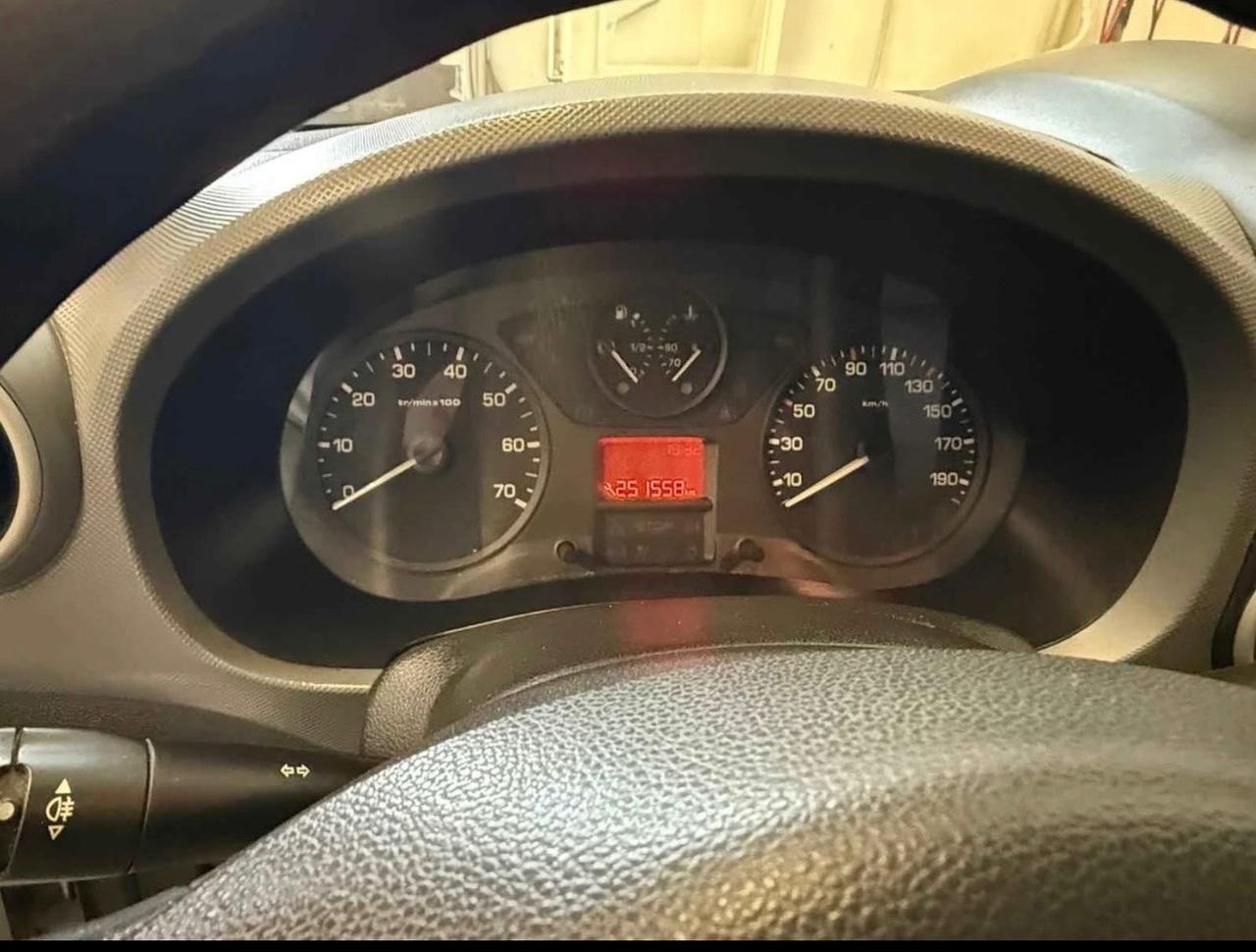 Peugeot partner GANCIO TRAINO 1150kg