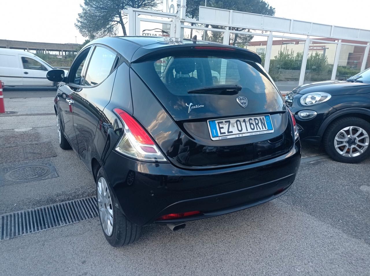 Lancia Ypsilon 1.2 69 CV 5 porte GPL Ecochic Platinum