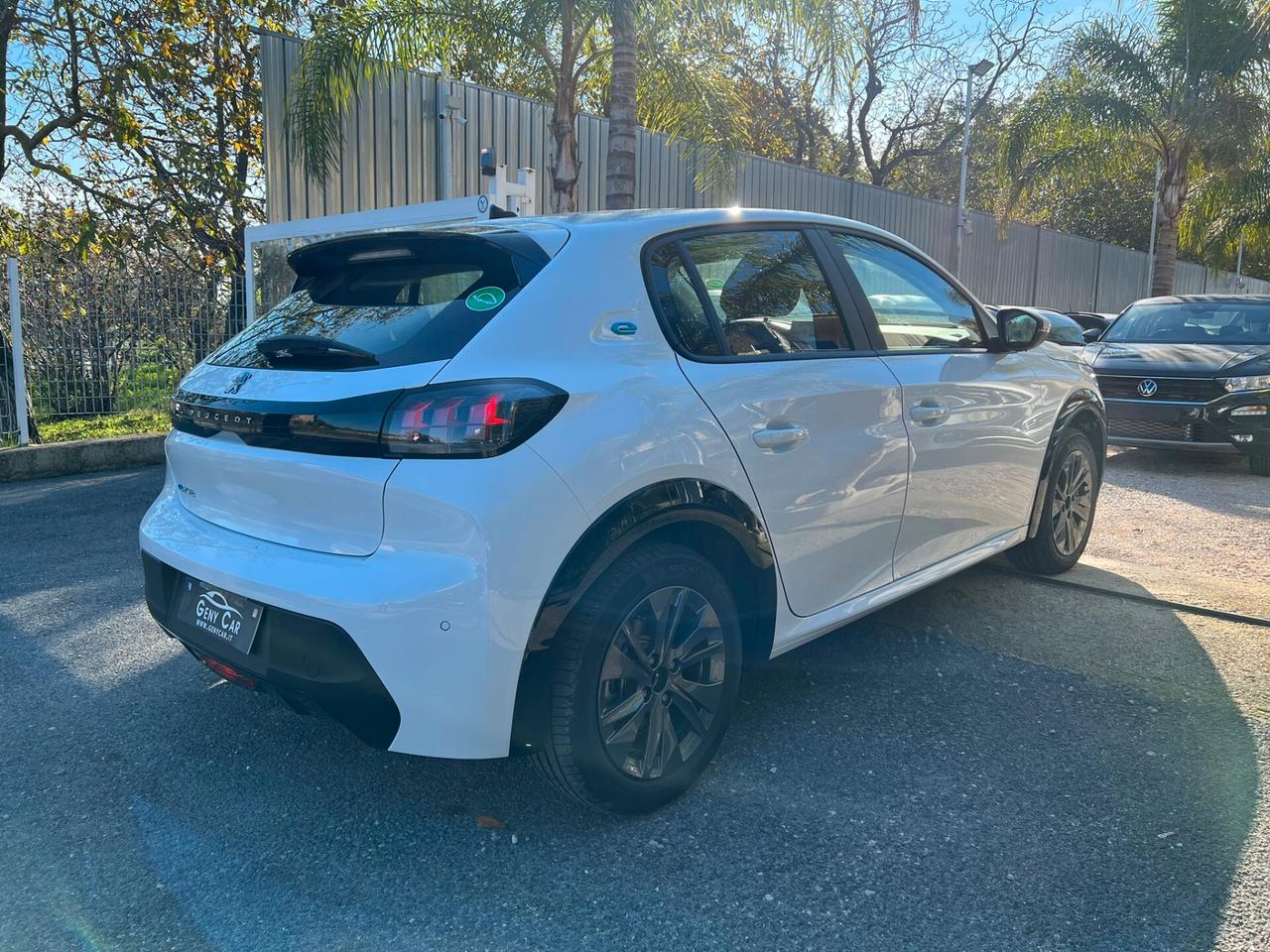 Peugeot 208 motore elettrico 136 CV 5 porte Active