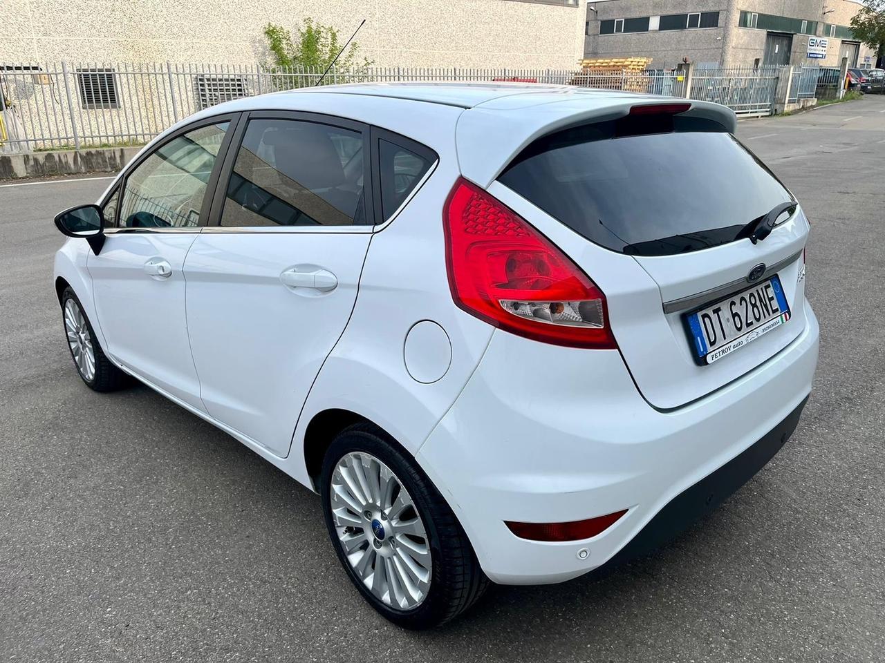 Ford Fiesta 1.2benz 2009 113.000km perfetta per neopatentati