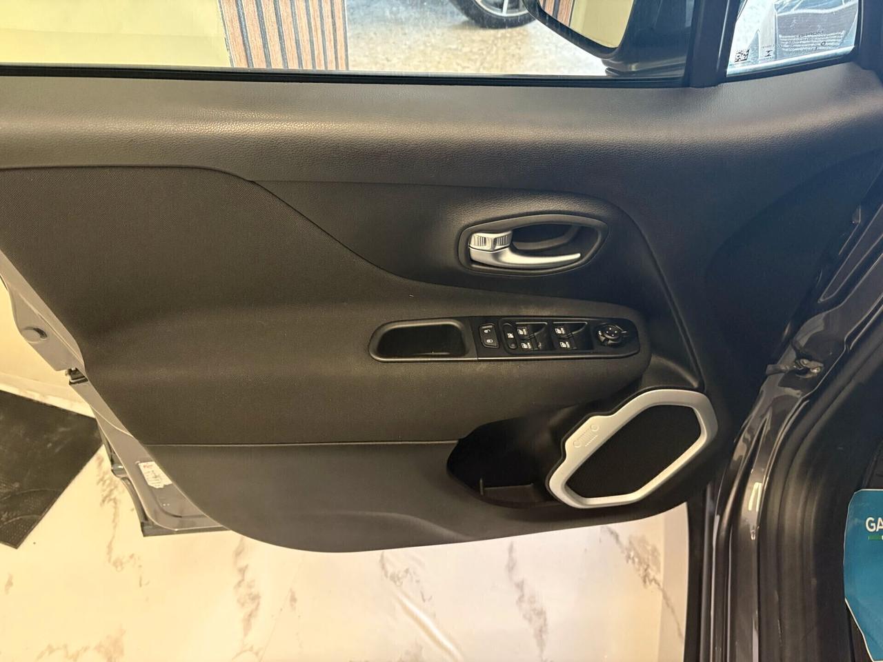 Jeep Renegade 1.6 Mjt DDCT 120 CV Longitude