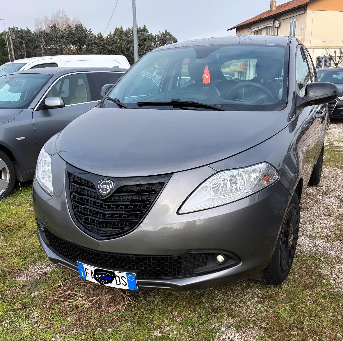 Lancia Ypsilon 0.9 TwinAir 85 CV 5 porte Metano Ecochic Gold