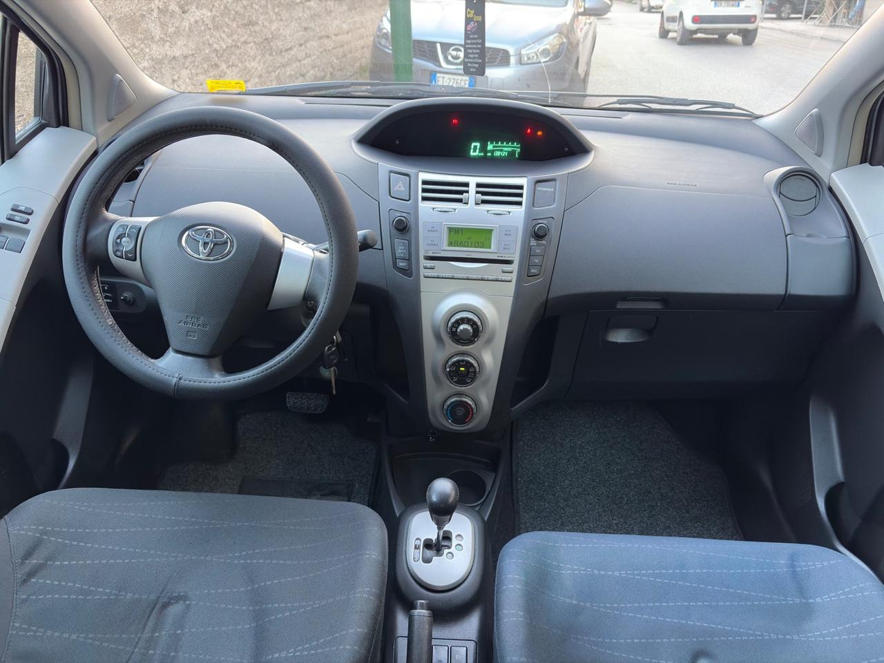 Toyota Yaris 1.3 benz. automatica 138000km