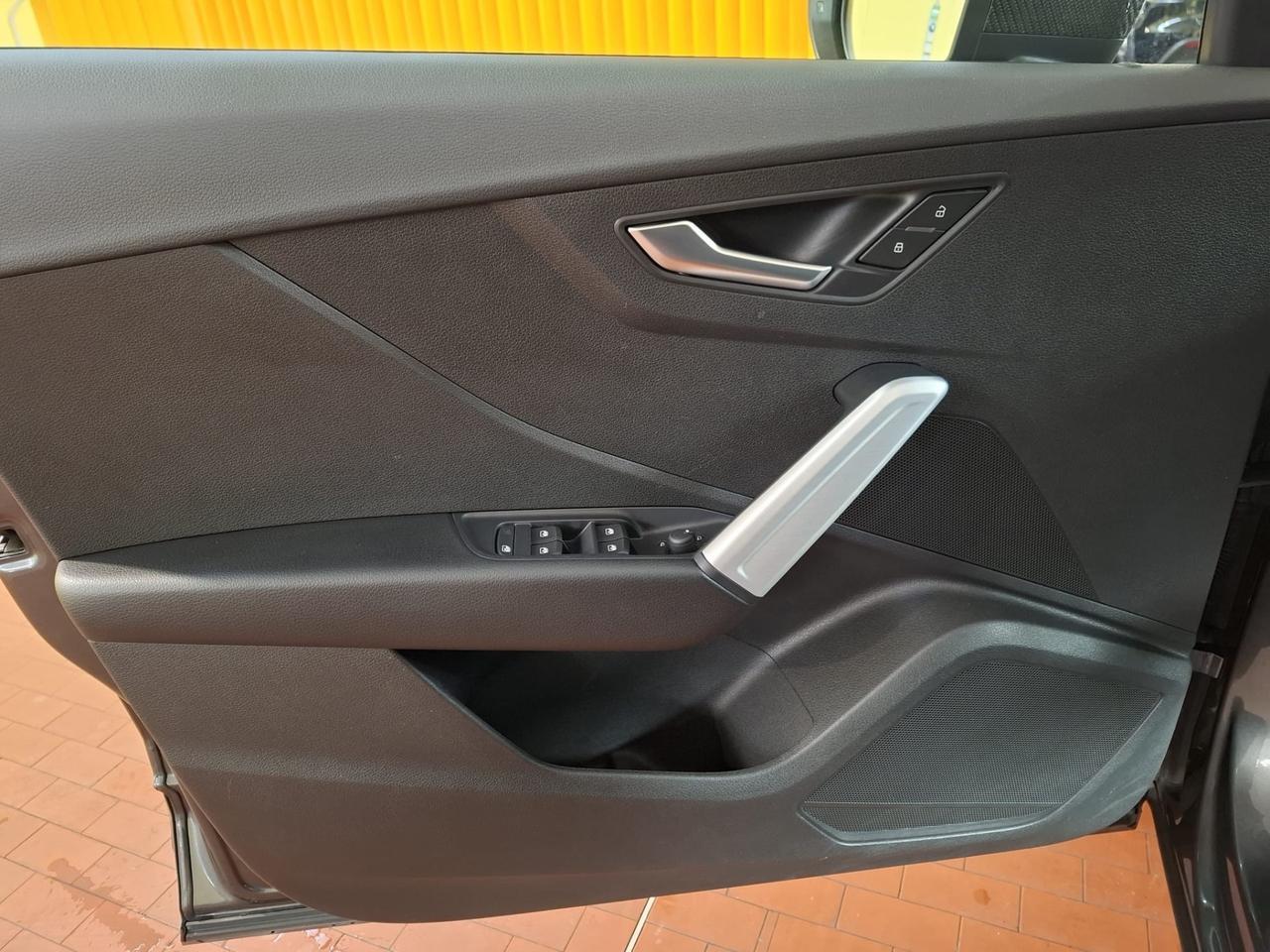 Audi Q2 30 TDI S tronic Identity Black full optional