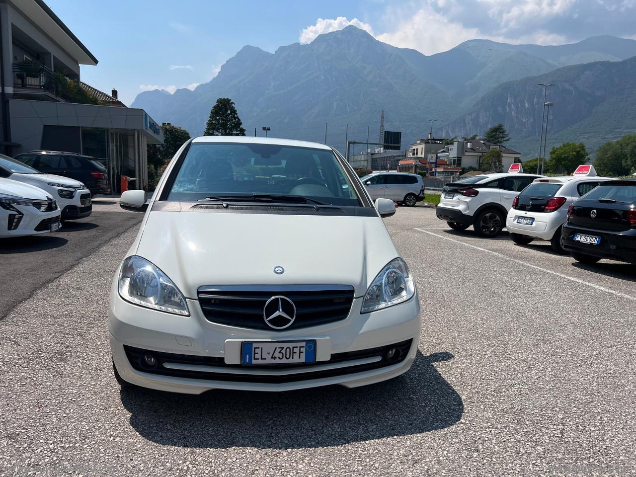 MERCEDES-BENZ A 160 BlueEFFICIENCY Premium