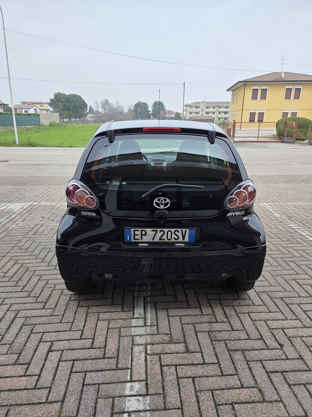 Toyota Aygo 1.0 12V VVT-i 5 porte Active Connect