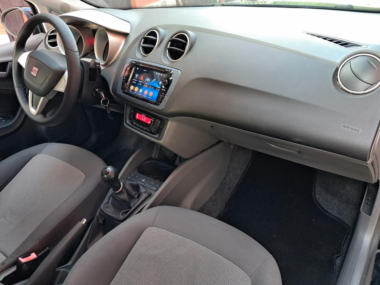 Seat Ibiza 1.4 5 porte Style gpl valido neopatentati