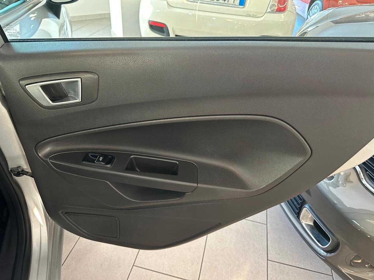 Ford Fiesta 1.4 TDCi 70CV 5 porte Titanium