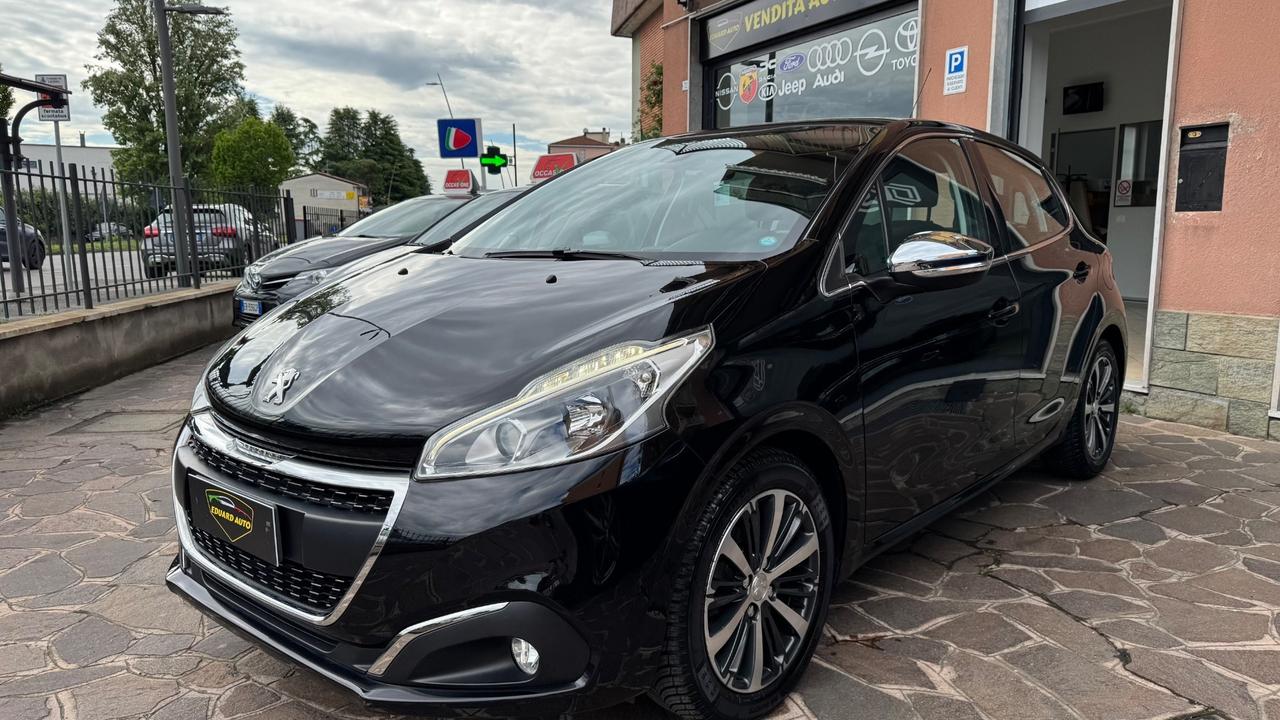 Peugeot 208 PureTech 82 5 porte Allure NAVI CAMERA