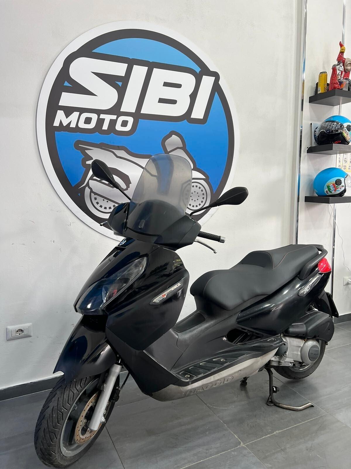 PIAGGIO X7 250
