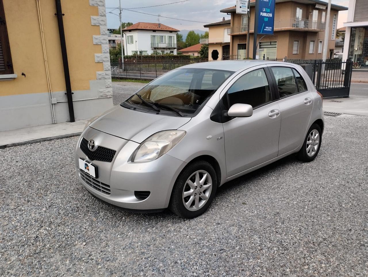 Toyota Yaris 1.4 D-4D 5 porte Sol