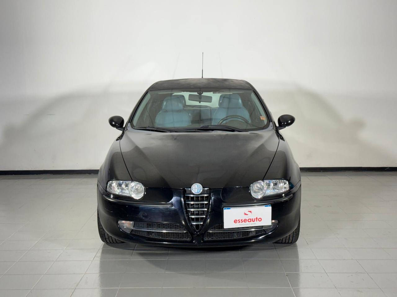 Alfa Romeo 147 1.6i 16V Twin Spark cat 3p. Distinctive
