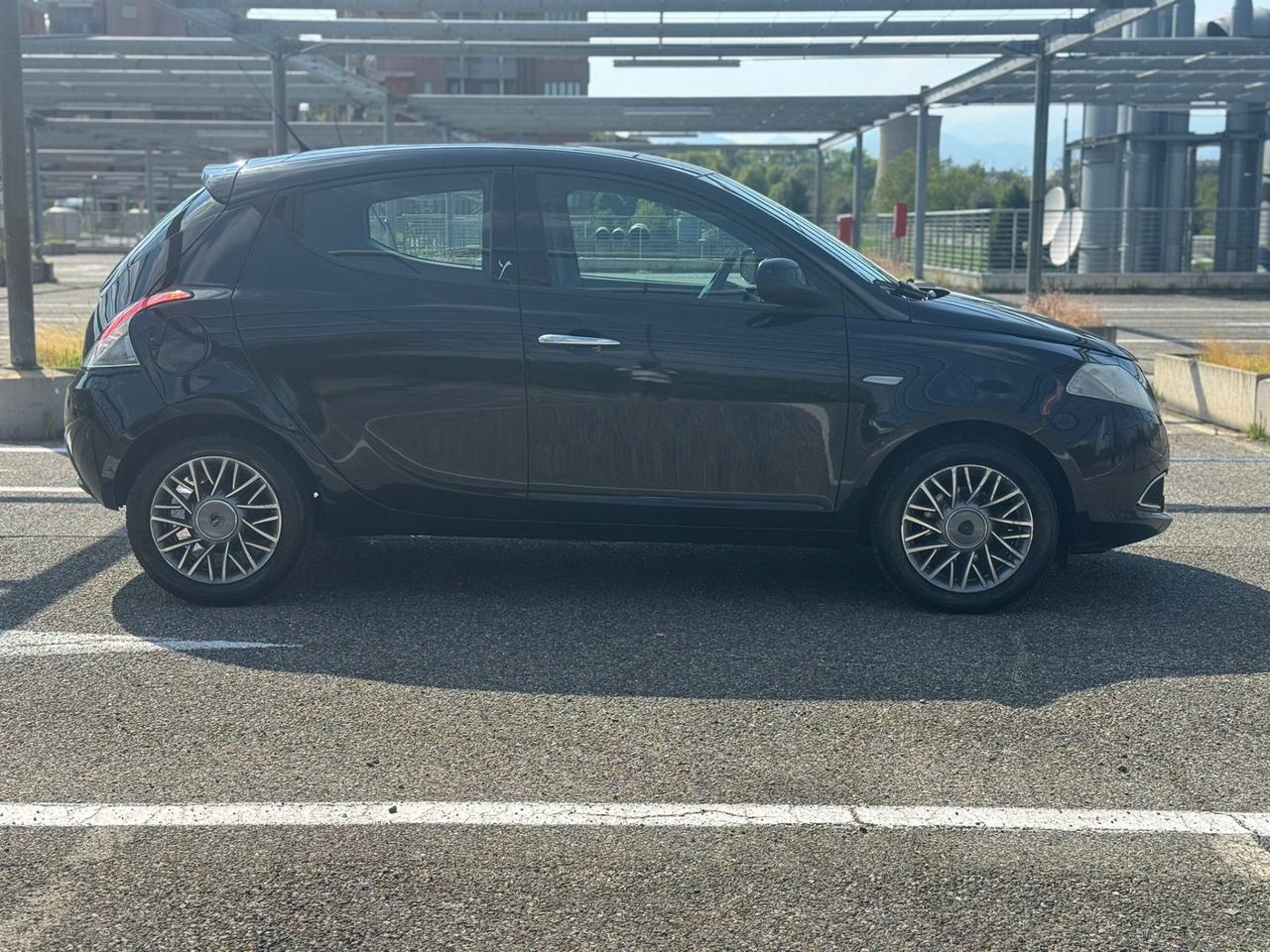 Lancia Ypsilon 1.2 69 CV 5 porte S&S Platinum