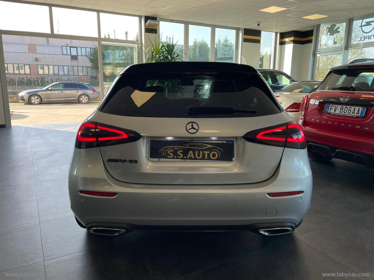 MERCEDES-BENZ A 180 d Automatic Premium