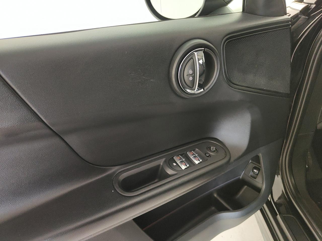 MINI Mini Countryman 1.5 One D Northwood Edition