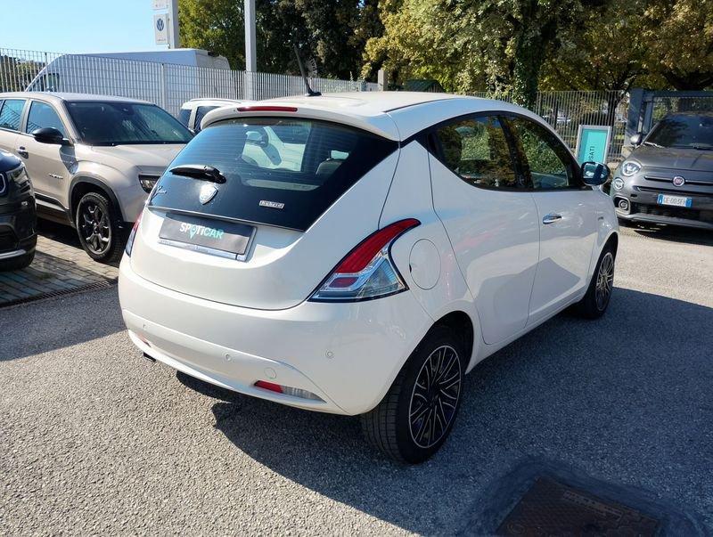 Lancia Ypsilon Ypsilon 1.0 firefly hybrid Gold s&s 70cv