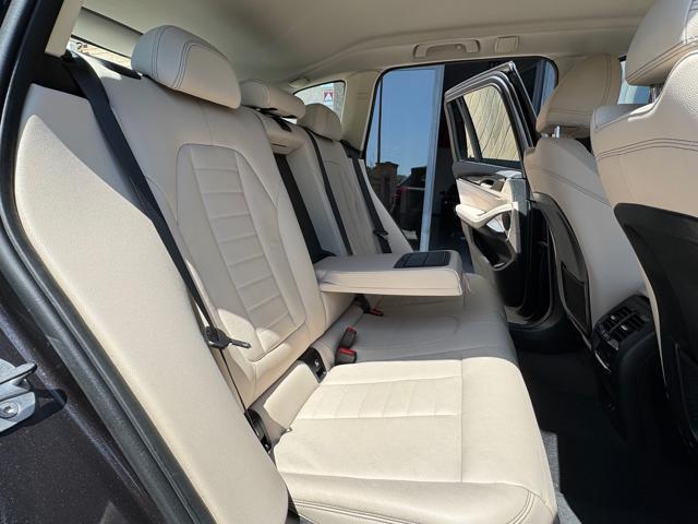 BMW X3 sDrive18d Luxury Aut SPORT