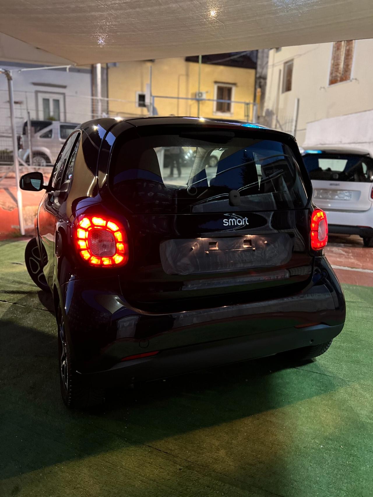 Smart ForTwo 1.0 71 cv Navi.Bracciolo-Cambio Automatico