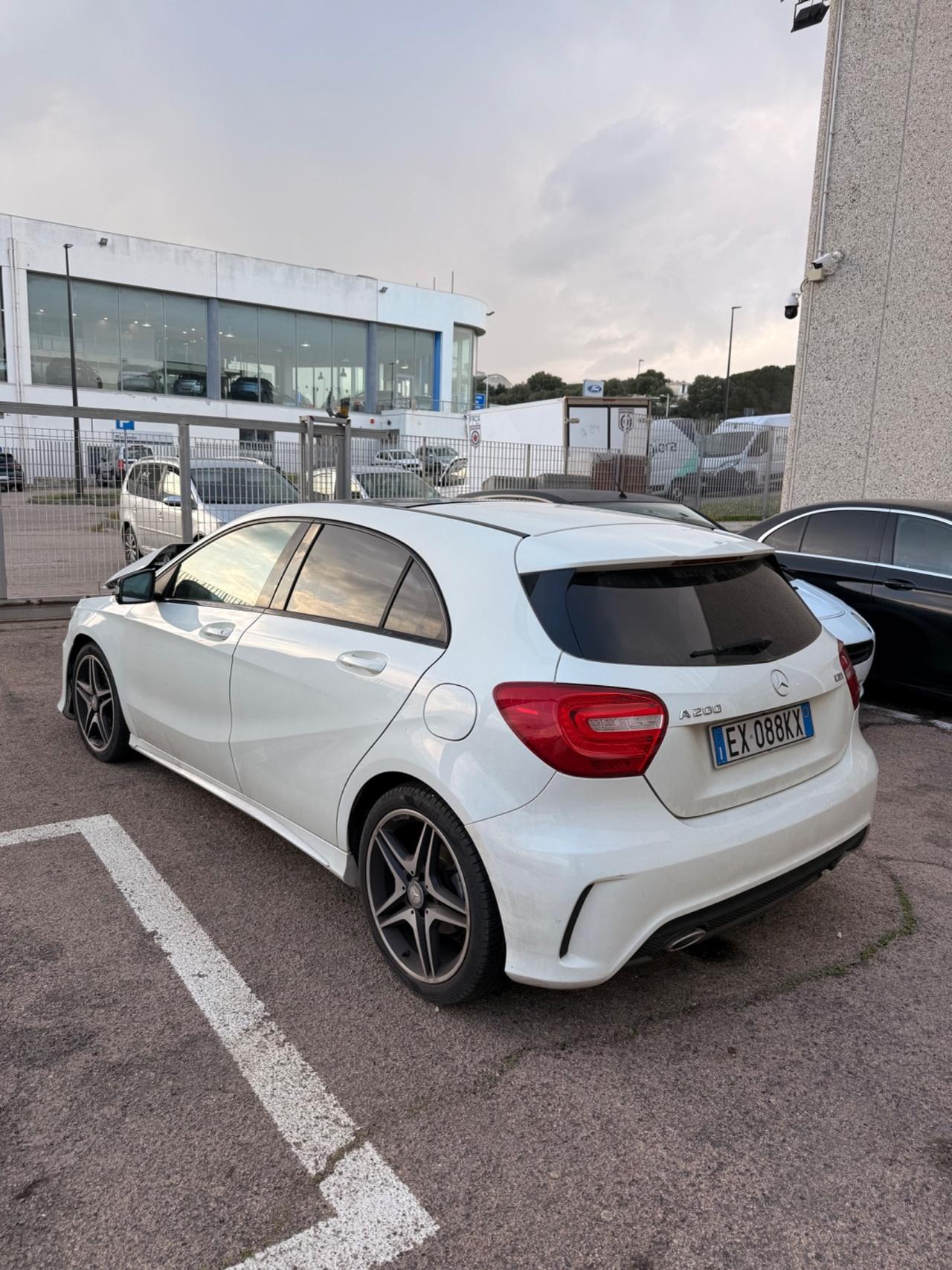 Mercedes-benz A 200 Premium SINISTRATA