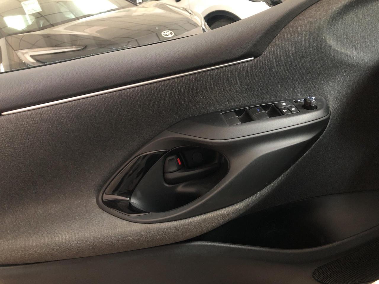 Toyota Yaris 1.5h Lounge