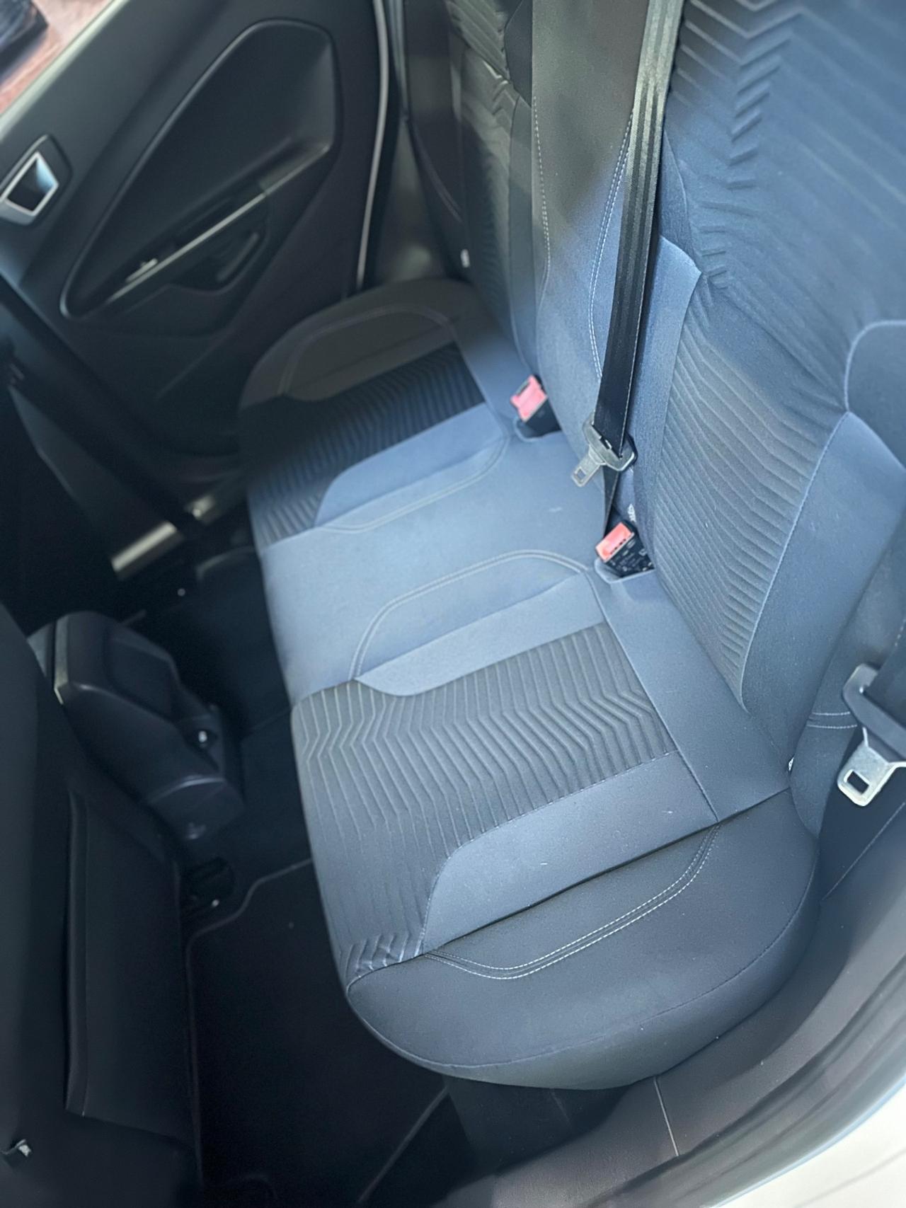 Ford Fiesta 1.5 TDCi 75CV 5 porte Titanium/2015/ok neopatentati