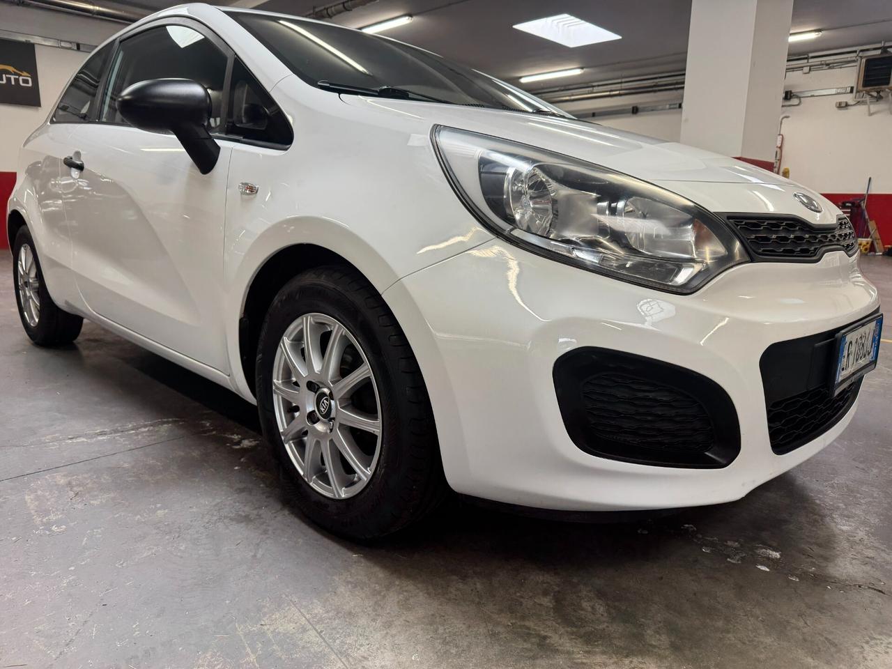 Kia Rio 1.2 CVVT 3p. LX