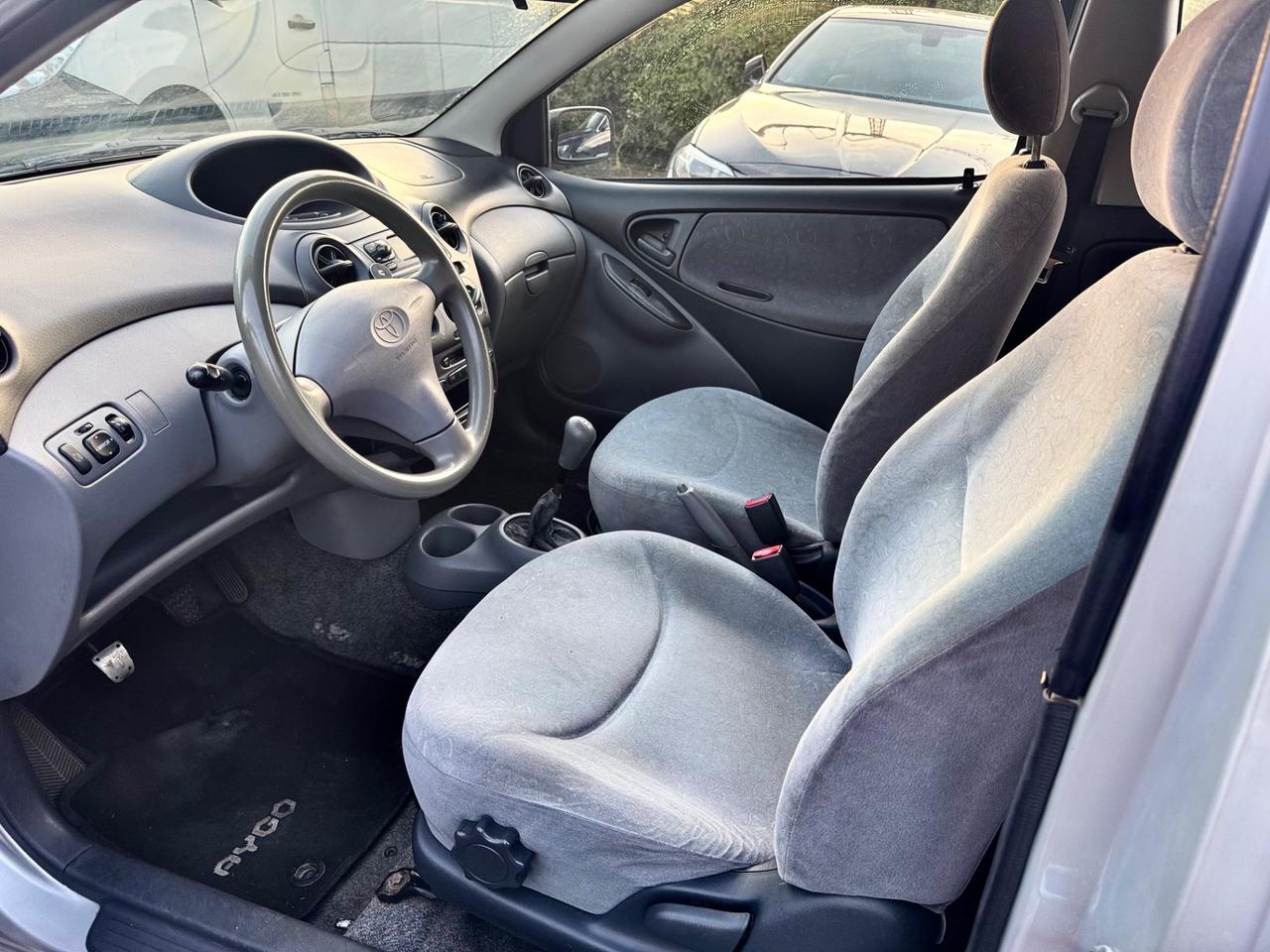 Toyota Yaris 1.0i 3 porte benzina 68cv Neopatentati 2001