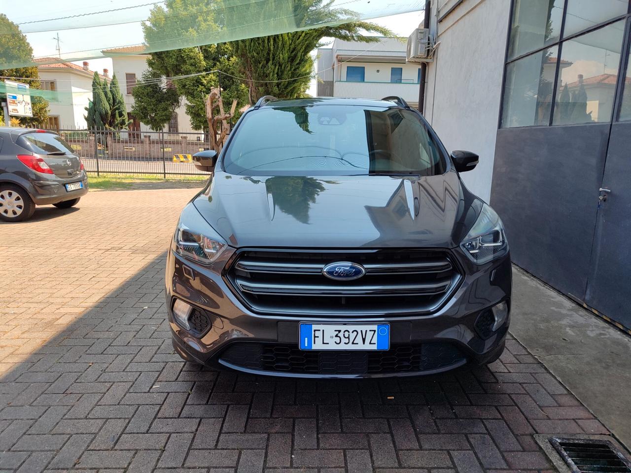 Ford Kuga 1.5 TDCI 120 CV S&S 2WD ST-Line