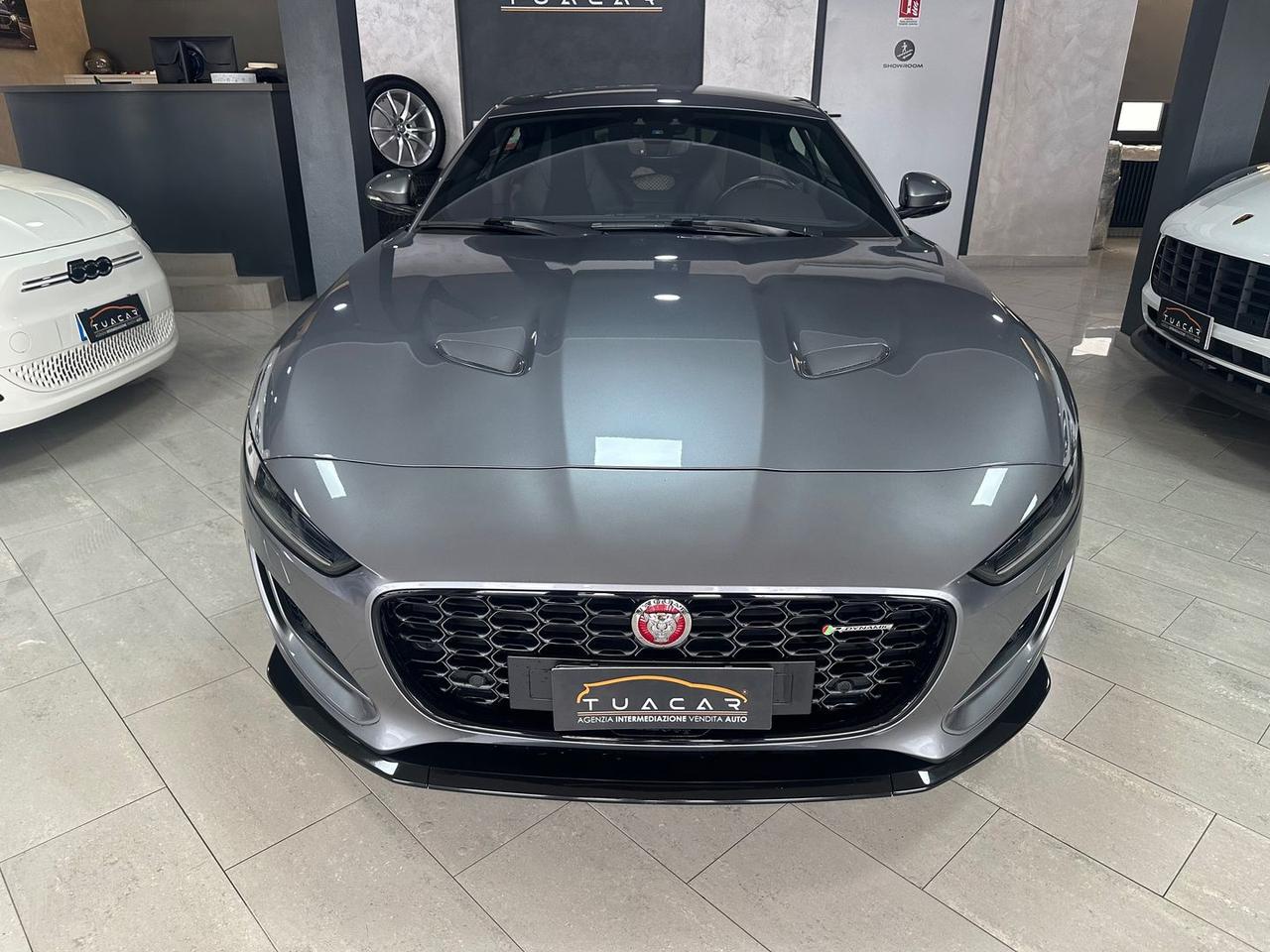 Jaguar F-Type R-Dynamic Black 2.0 P 300 Blac #8743