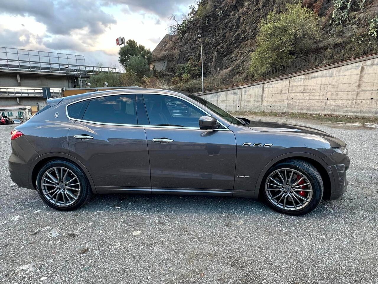 Maserati Levante V6 Diesel 275 CV AWD Granlusso