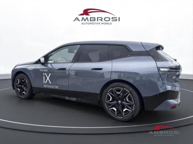 BMW iX xDrive40 Pacchetto Sportivo