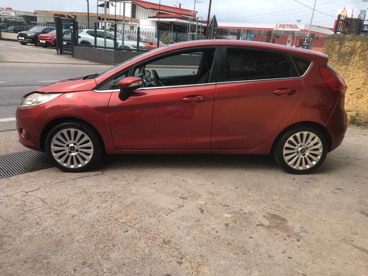 Ford Fiesta 1.4 5 porte Bz.- GPL Titanium
