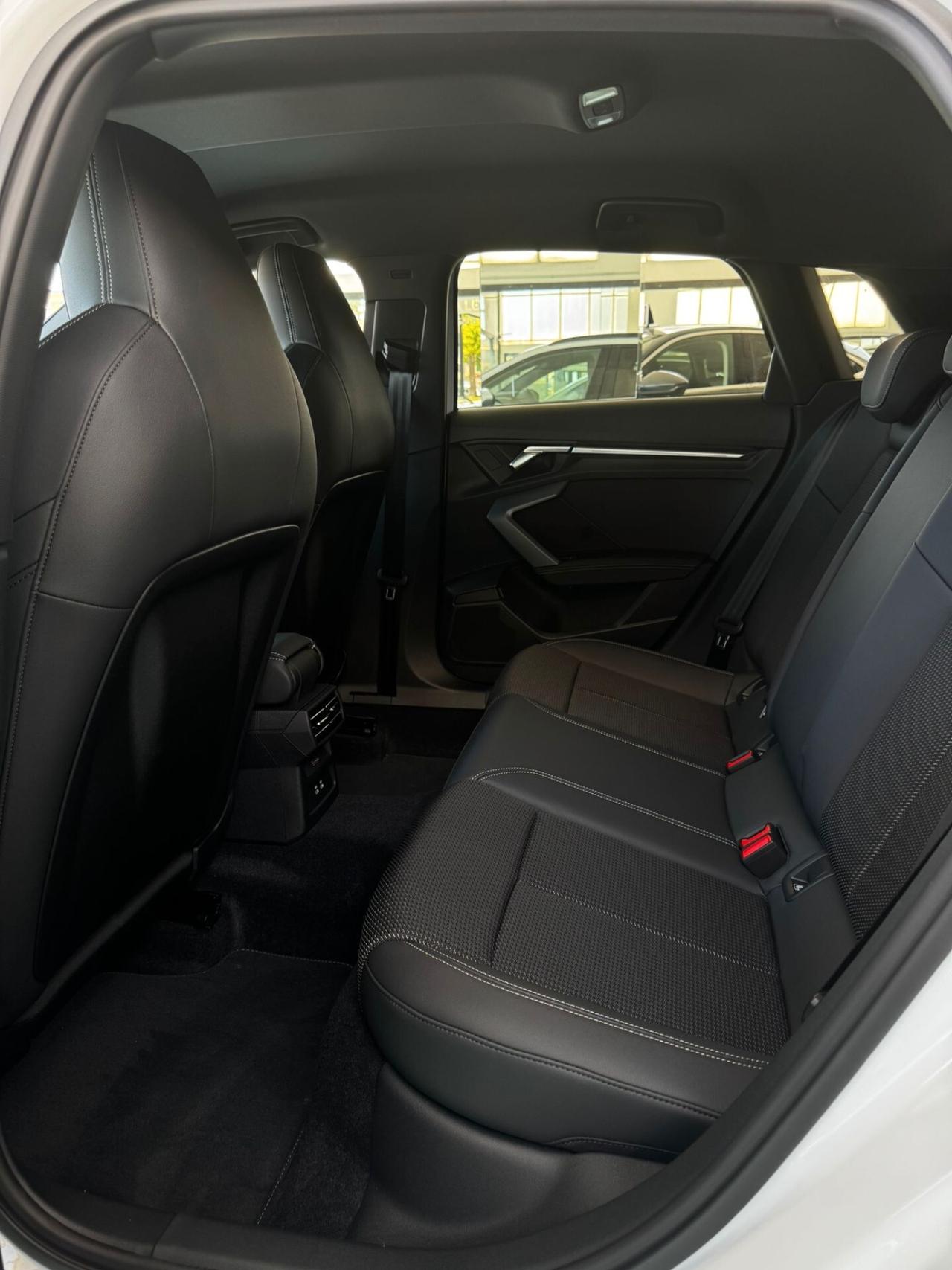 Audi A3 allstreet TDI 110 kW S tronic Identity Contrast