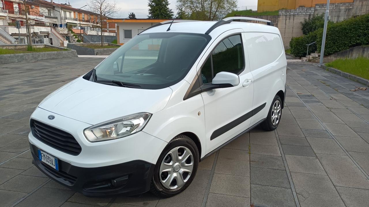Ford Tourneo Courier 1.5 diesel pari al nuovo