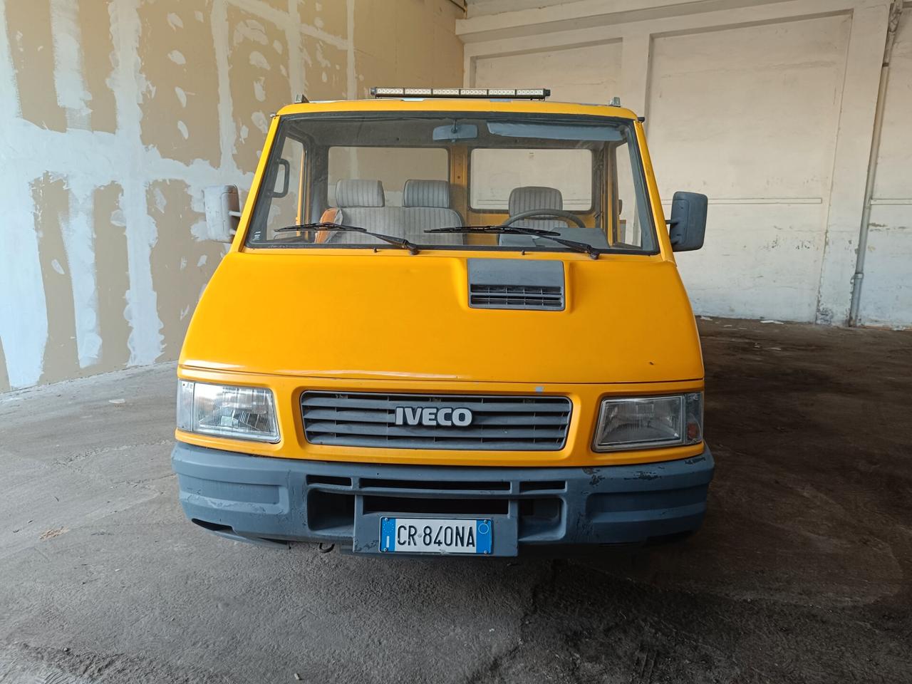 Iveco Daily Carroattrezzi 2.5 TD Patente B scarrabile