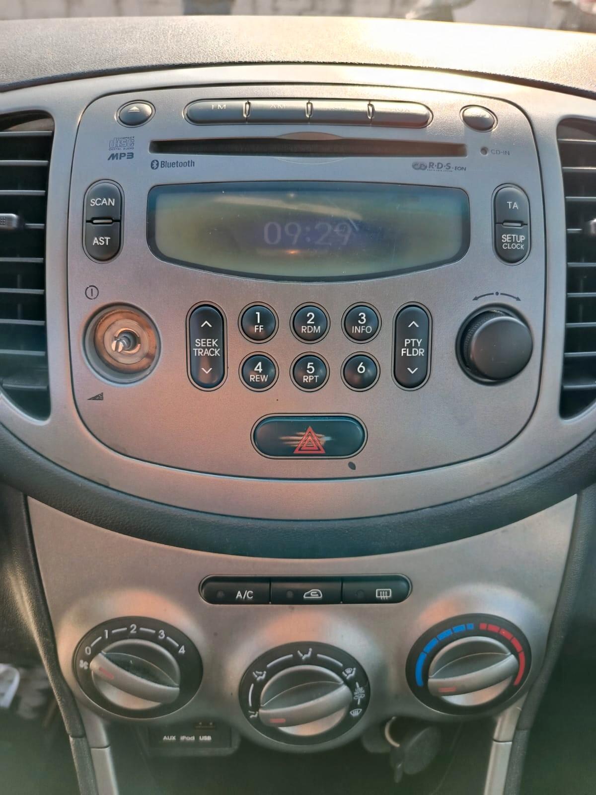 Hyundai i10 1.1 12V Fiorucci Soft Top-2011