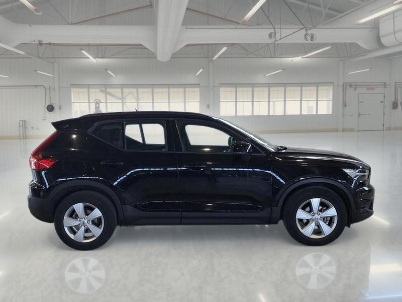 VOLVO XC40 T2 automatico Momentum Core